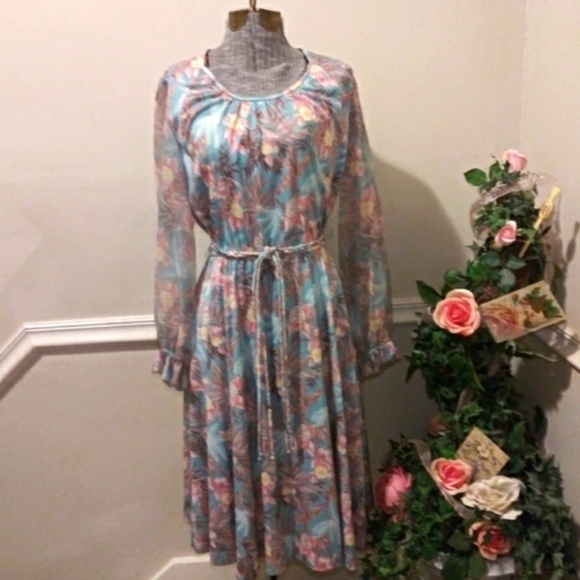 Vintage 1970's Lady Carol Blue Multi Tropical Floral, Sheer Sleeved Midi Dress - Picture 8 of 8